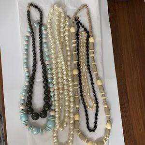 Vintage lot of necklaces
